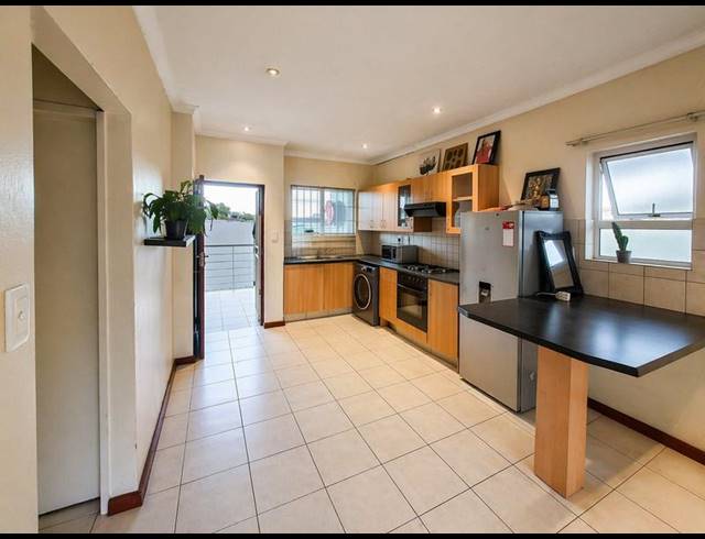 2 BEDROOM APARTMENT FOR SALE IN FERNDALE